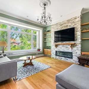  Guest house Haven: Luxurious Private Bedroom Near Attractions