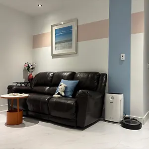  Guest house Cozy Family In Near Ubc
